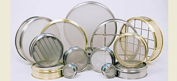  Standard Sieves of Square Wire Mesh